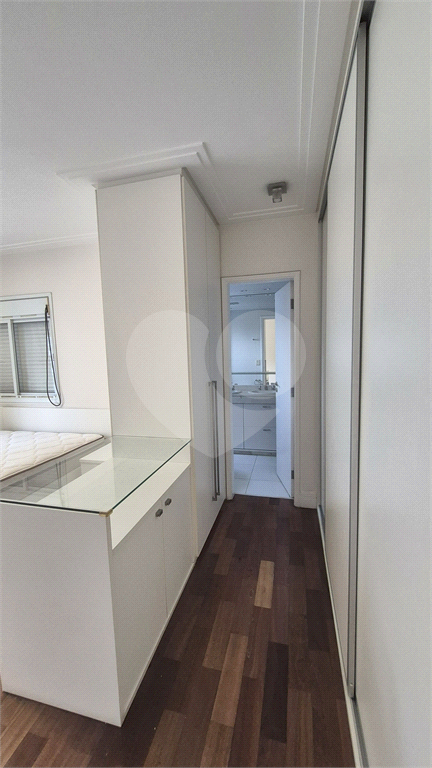 Apartamento a venda na Rua Dr. Tomas Carvalhal no bairro do Paraiso - 4 quartos sendo 3 suítes - andar alto - lazer