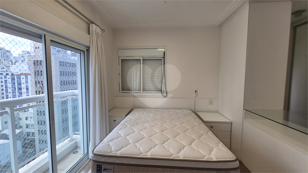 Apartamento a venda na Rua Dr. Tomas Carvalhal no bairro do Paraiso - 4 quartos sendo 3 suítes - andar alto - lazer