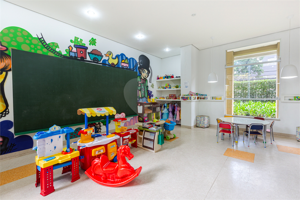 Apartamento a venda na Rua Dr. Tomas Carvalhal no bairro do Paraiso - 4 quartos sendo 3 suítes - andar alto - lazer