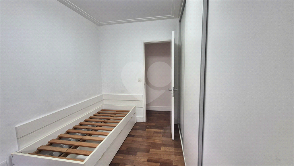 Apartamento a venda na Rua Dr. Tomas Carvalhal no bairro do Paraiso - 4 quartos sendo 3 suítes - andar alto - lazer