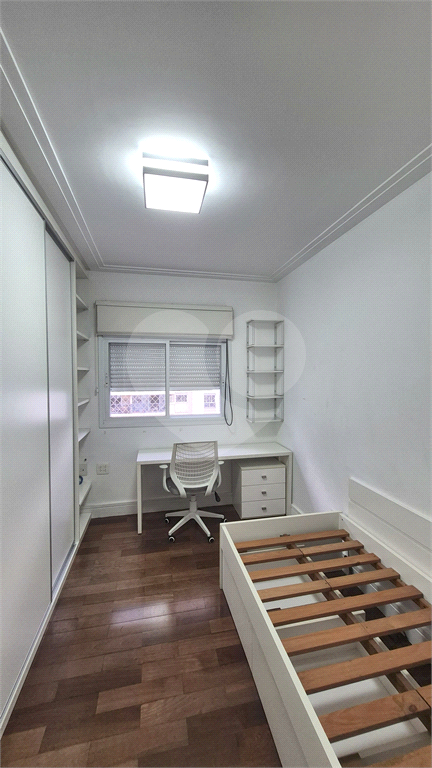 Apartamento a venda na Rua Dr. Tomas Carvalhal no bairro do Paraiso - 4 quartos sendo 3 suítes - andar alto - lazer