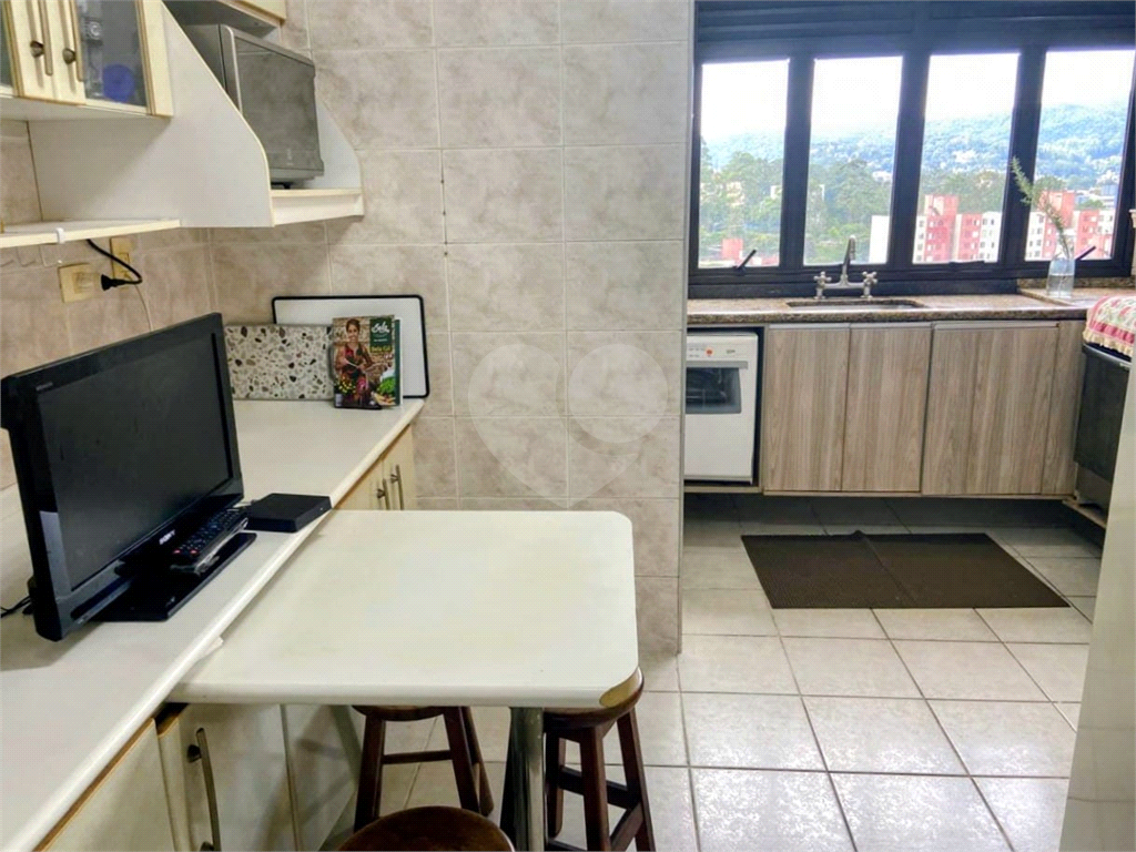Apartamento à venda com 3 quartos, 160m² - Foto 2