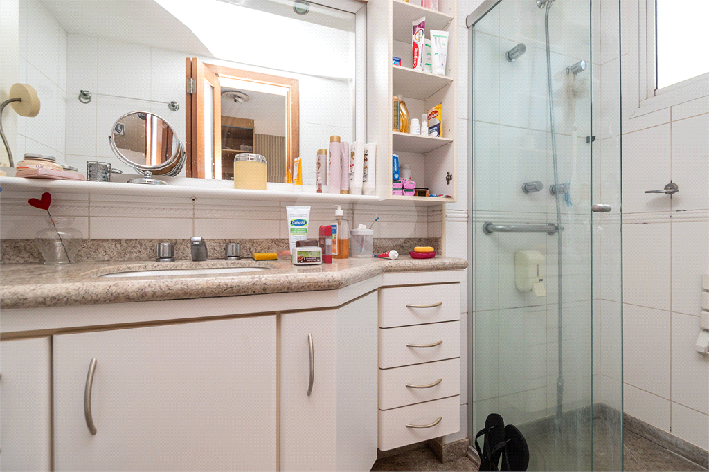 Locação apartamento 4 suítes e 4 vagas- Vista deslumbrante!