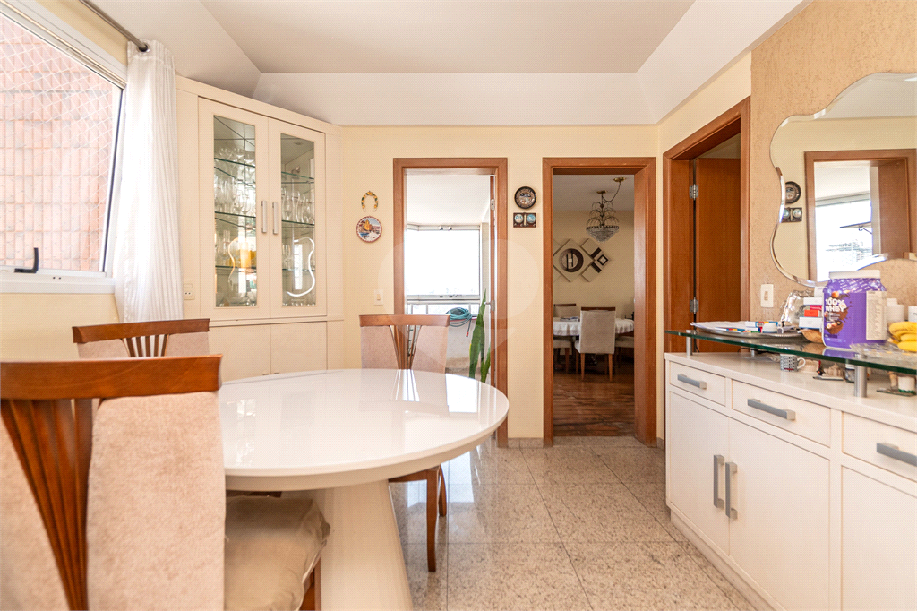 Locação apartamento 4 suítes e 4 vagas- Vista deslumbrante!