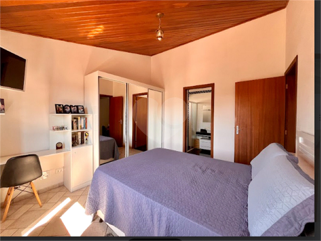 Casa na Granja Viana – Cond São Paulo II, Cotia - 4 dorm ( 3 suítes, incluindo a master com closet) - 6 vagas - piscina - espaço gourmet