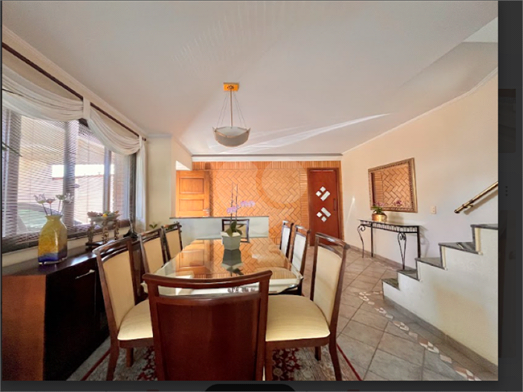 Casa na Granja Viana – Cond São Paulo II, Cotia - 4 dorm ( 3 suítes, incluindo a master com closet) - 6 vagas - piscina - espaço gourmet