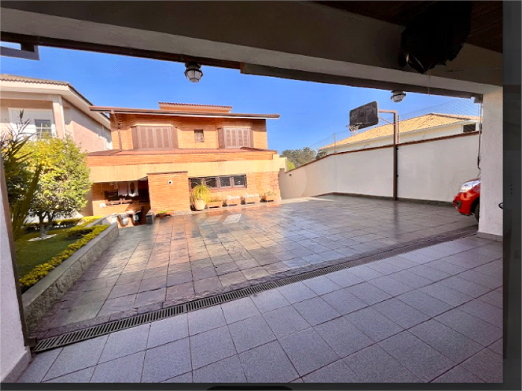 Casa na Granja Viana – Cond São Paulo II, Cotia - 4 dorm ( 3 suítes, incluindo a master com closet) - 6 vagas - piscina - espaço gourmet