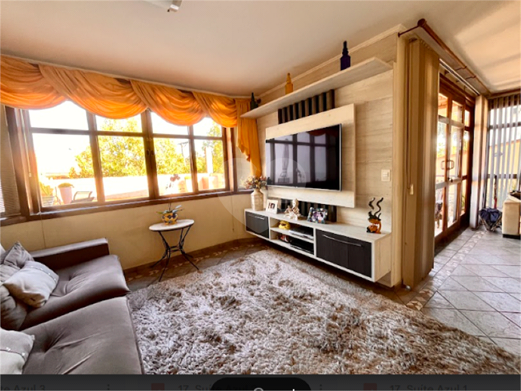 Casa na Granja Viana – Cond São Paulo II, Cotia - 4 dorm ( 3 suítes, incluindo a master com closet) - 6 vagas - piscina - espaço gourmet