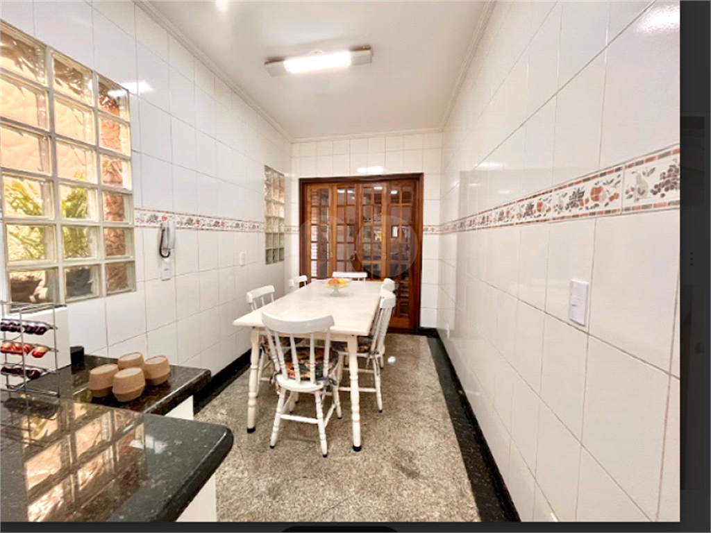 Casa na Granja Viana – Cond São Paulo II, Cotia - 4 dorm ( 3 suítes, incluindo a master com closet) - 6 vagas - piscina - espaço gourmet