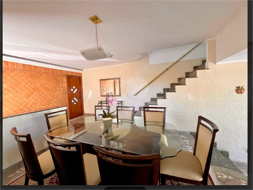 Casa na Granja Viana – Cond São Paulo II, Cotia - 4 dorm ( 3 suítes, incluindo a master com closet) - 6 vagas - piscina - espaço gourmet