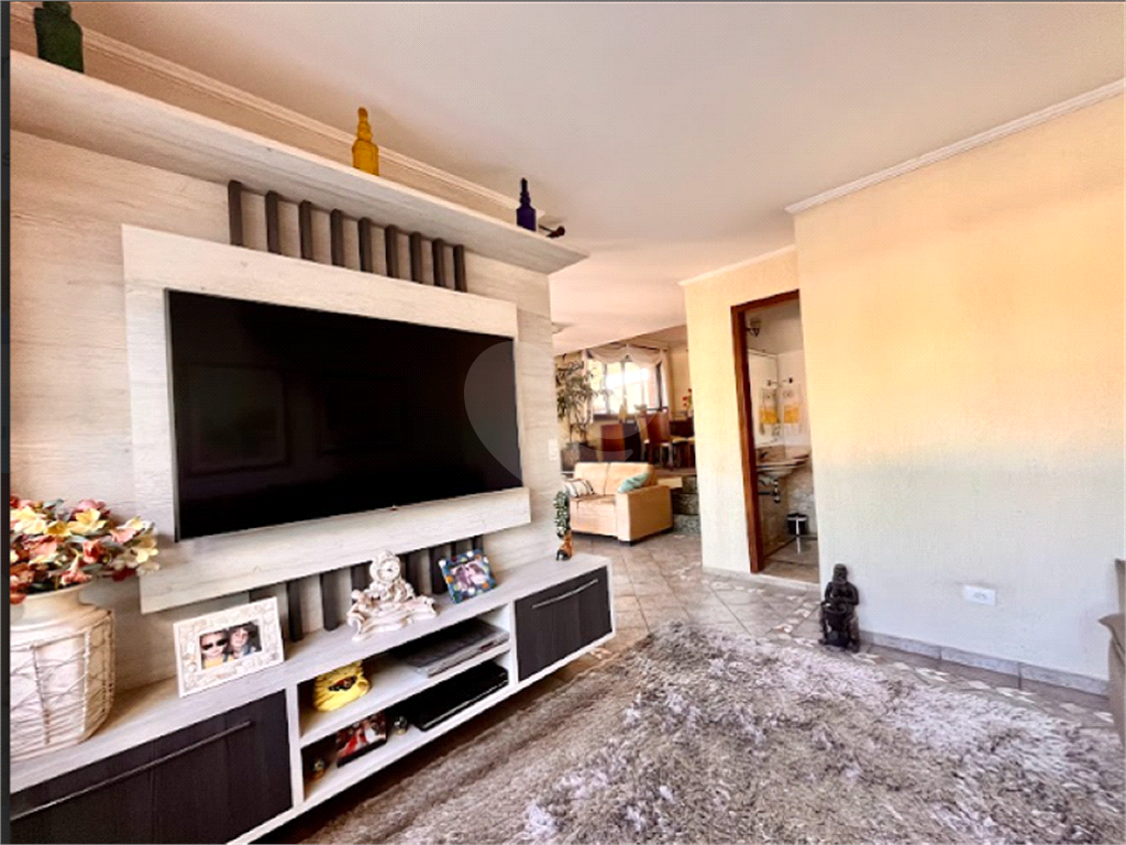 Casa na Granja Viana – Cond São Paulo II, Cotia - 4 dorm ( 3 suítes, incluindo a master com closet) - 6 vagas - piscina - espaço gourmet