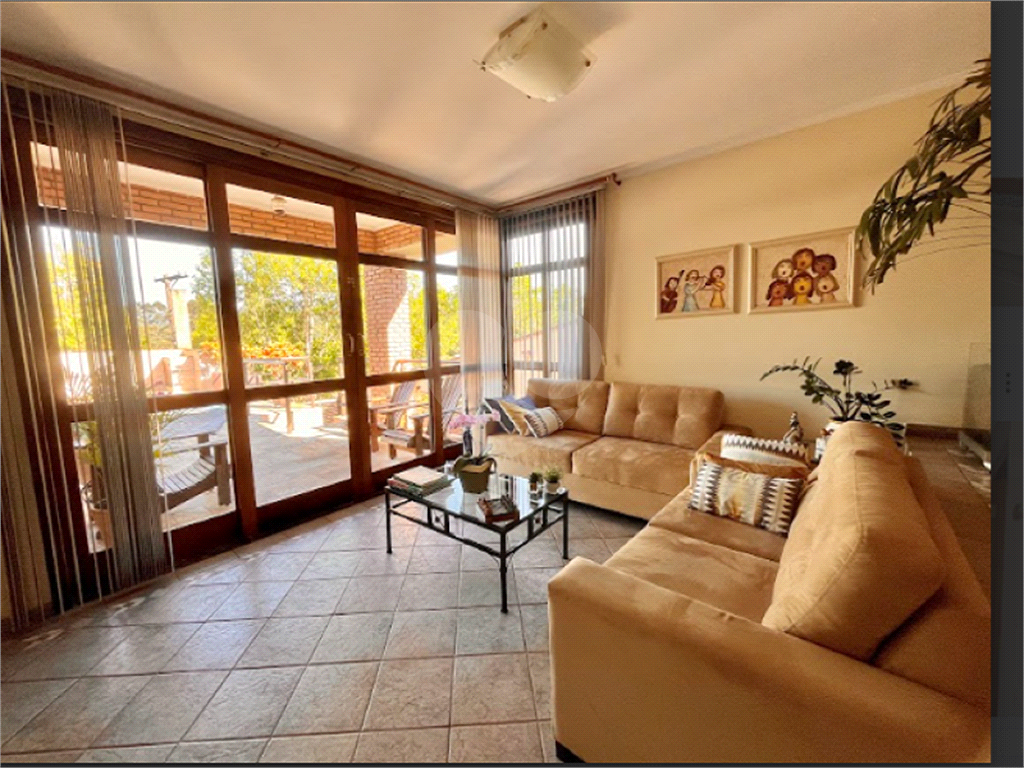 Casa na Granja Viana – Cond São Paulo II, Cotia - 4 dorm ( 3 suítes, incluindo a master com closet) - 6 vagas - piscina - espaço gourmet