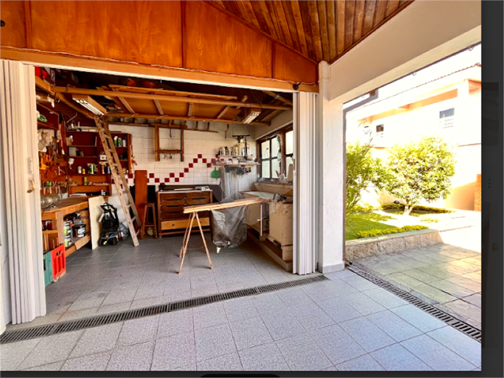 Casa na Granja Viana – Cond São Paulo II, Cotia - 4 dorm ( 3 suítes, incluindo a master com closet) - 6 vagas - piscina - espaço gourmet