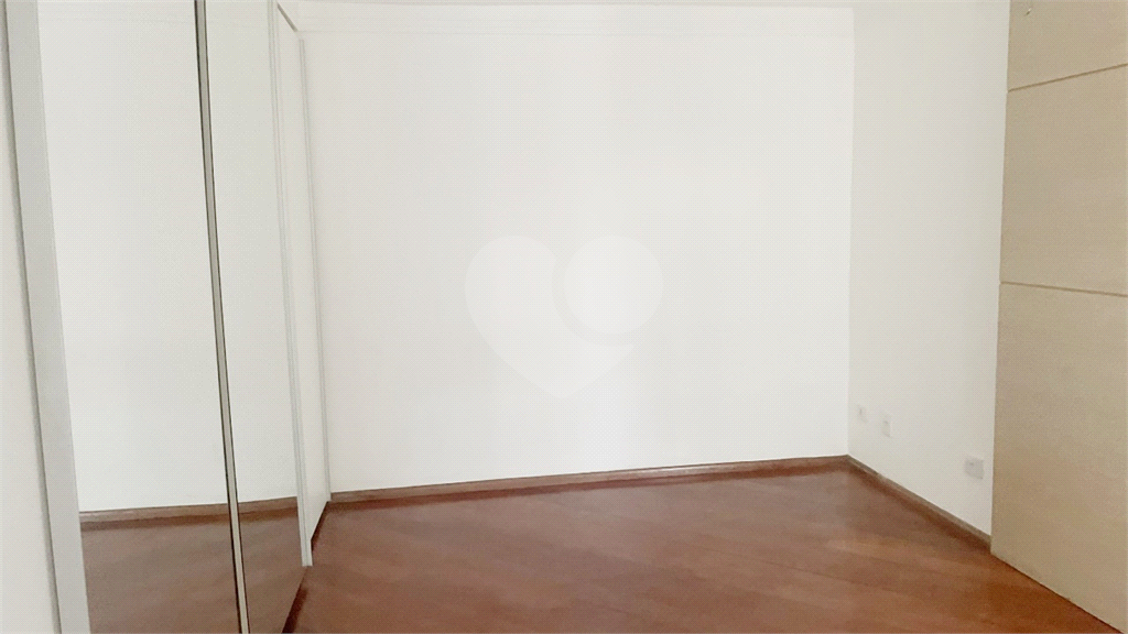 15 minutos Metrô Santana. 