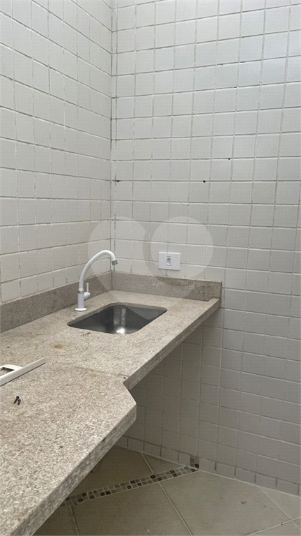 15 minutos Metrô Santana. 