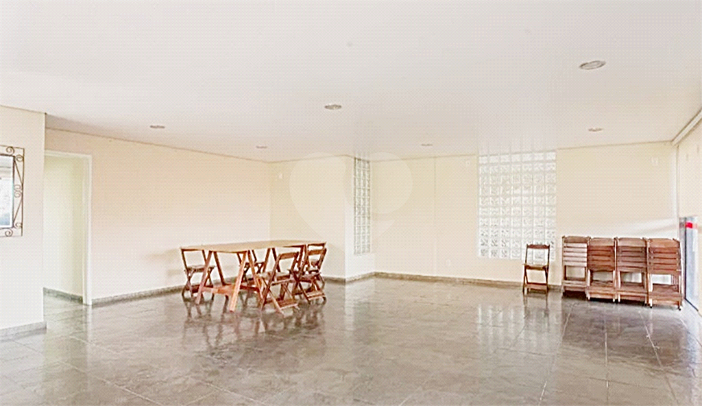 15 minutos Metrô Santana. 