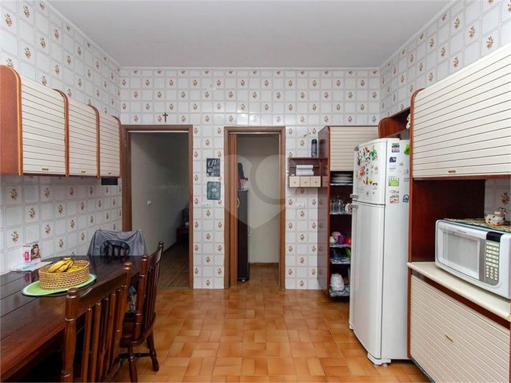 Sobrado 2 Dormitórios, Lavanderia com Banheiro, Quintal. Tucuruvi.