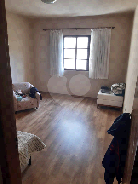 Sobrado 2 Dormitórios, Lavanderia com Banheiro, Quintal. Tucuruvi.