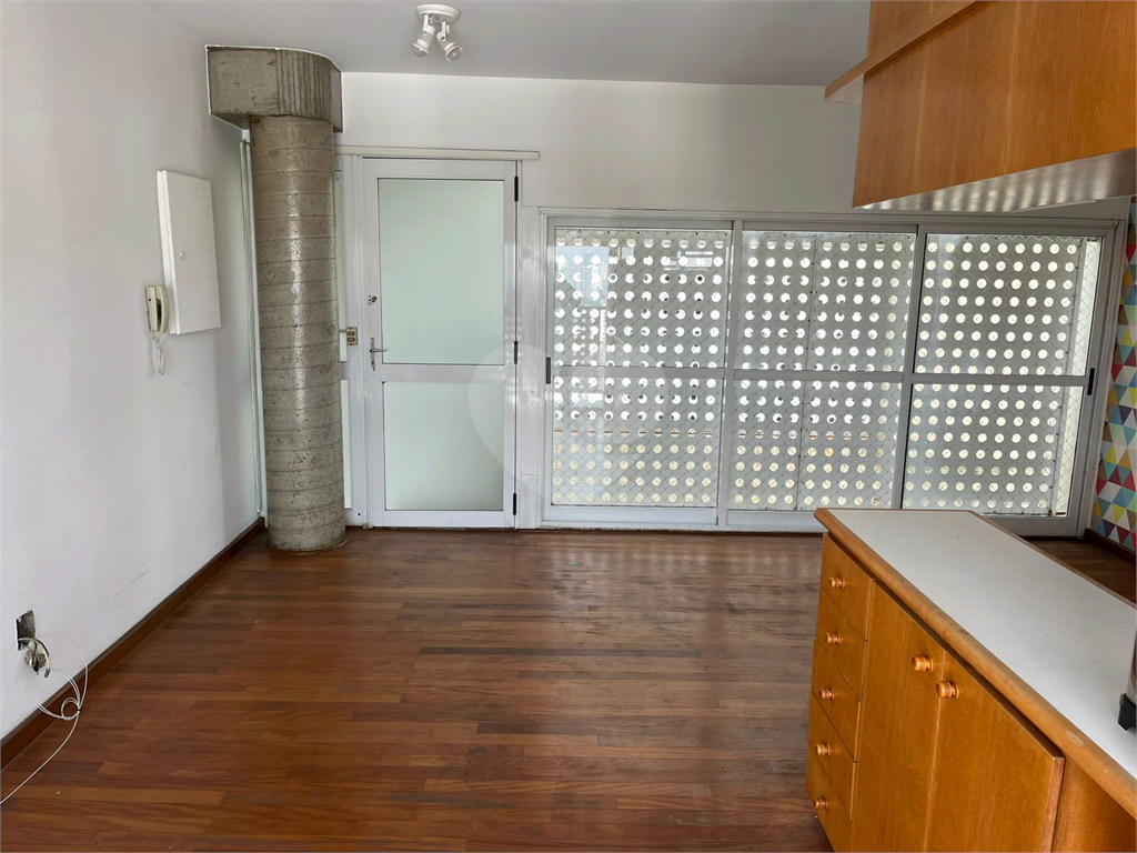 APARTAMENTO em CASA VERDE