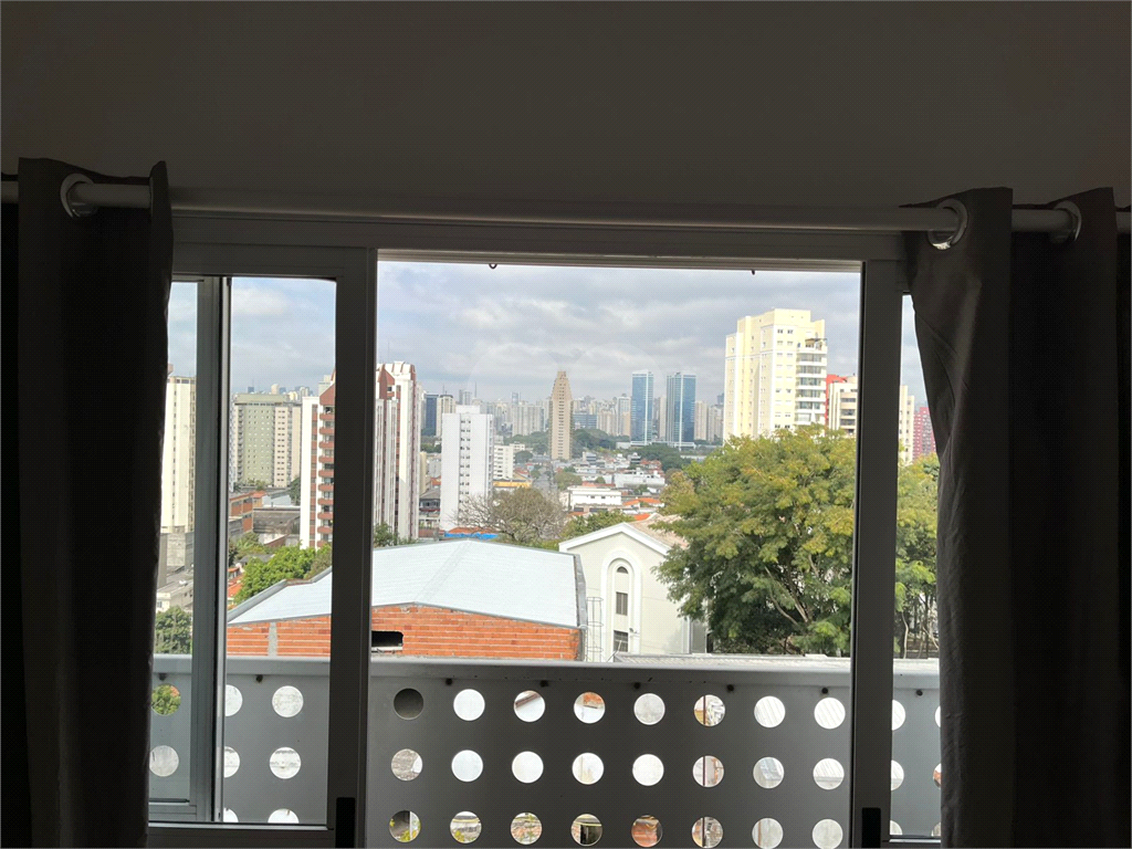 APARTAMENTO em CASA VERDE
