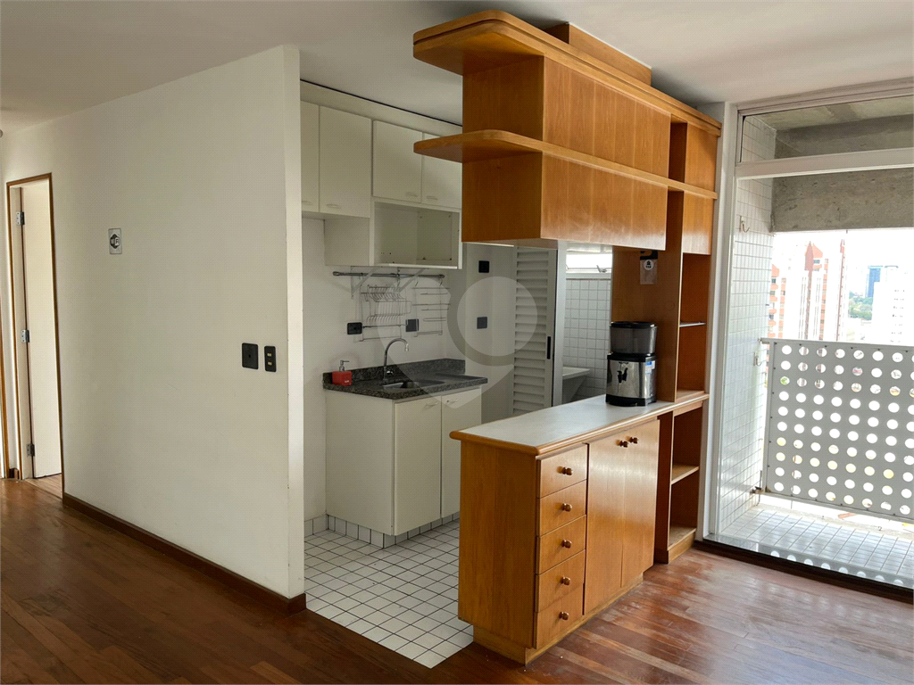 APARTAMENTO em CASA VERDE