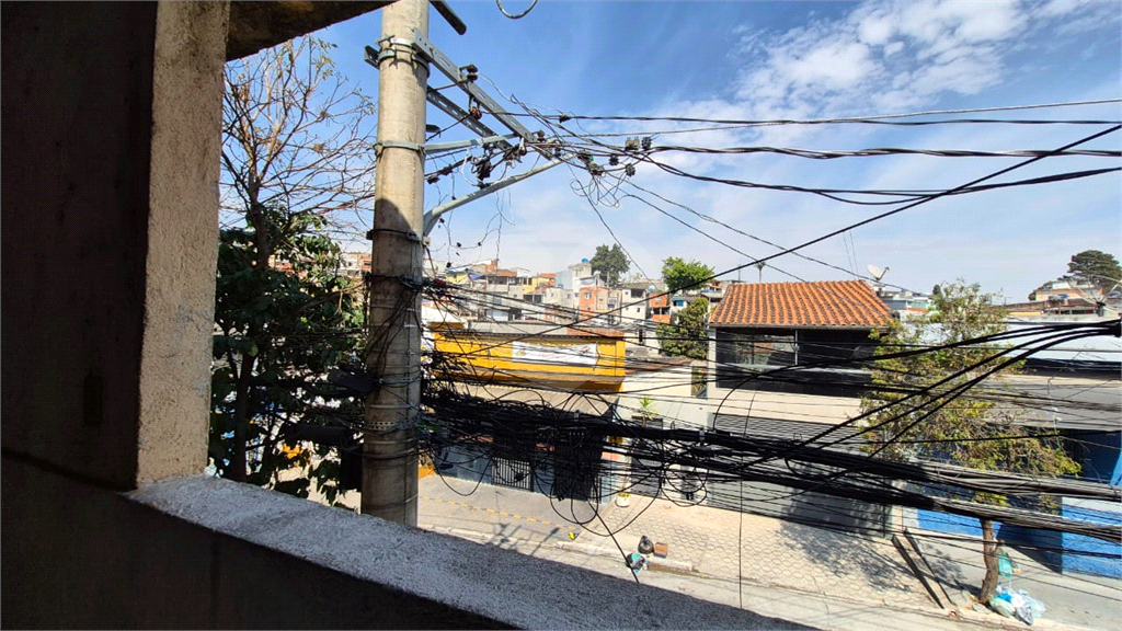 sobrado com 04 espaços para excelente fonte de renda!
