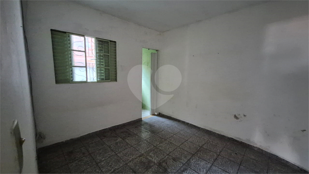 sobrado com 04 espaços para excelente fonte de renda!