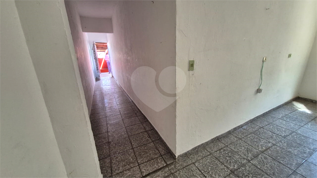 sobrado com 04 espaços para excelente fonte de renda!