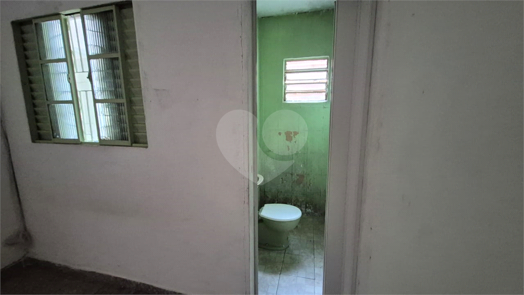 sobrado com 04 espaços para excelente fonte de renda!