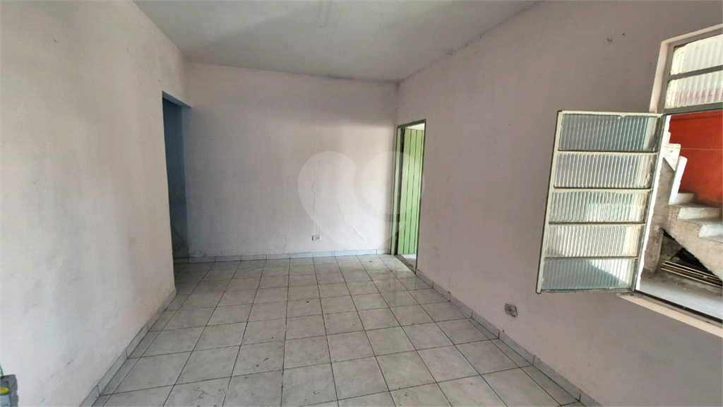 sobrado com 04 espaços para excelente fonte de renda!