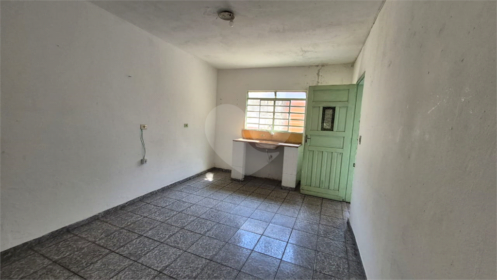 sobrado com 04 espaços para excelente fonte de renda!
