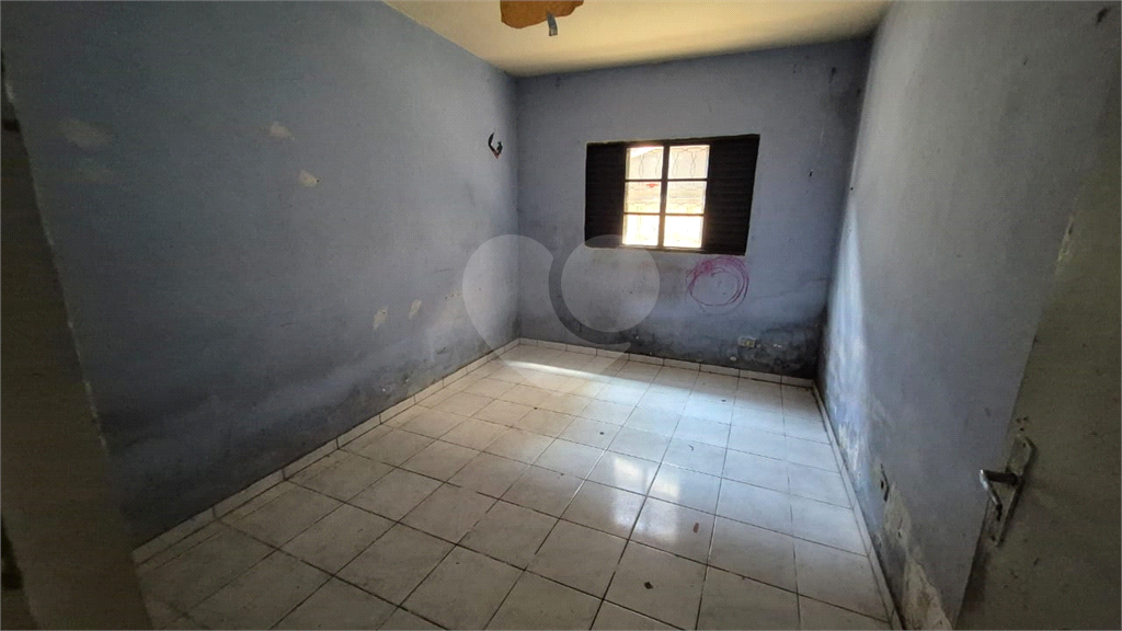 sobrado com 04 espaços para excelente fonte de renda!