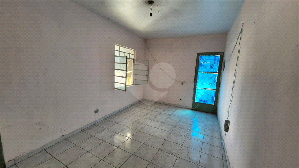 sobrado com 04 espaços para excelente fonte de renda!