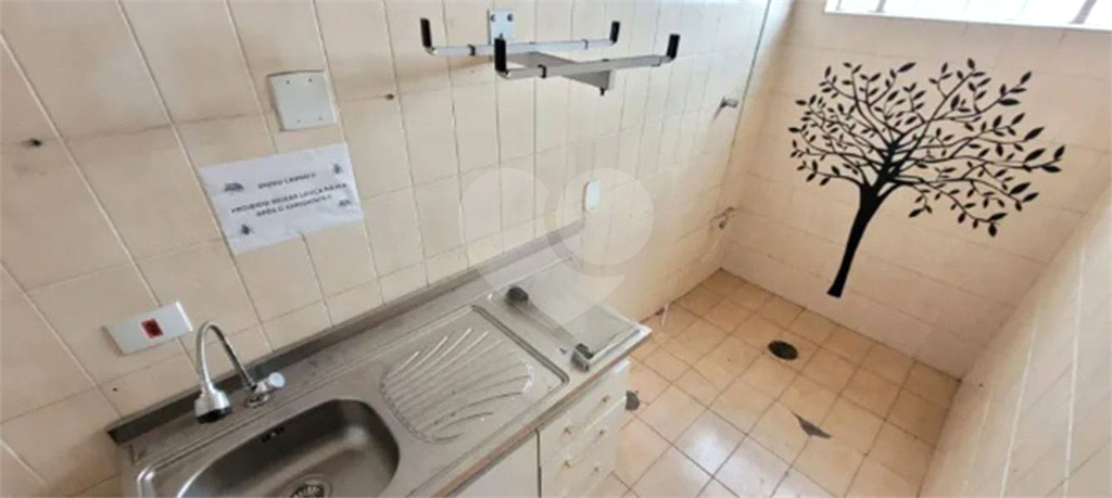 Galpão Comercial de 300m² com doca,3 vagas para veículos, Mezanino) próximo a Rodovias