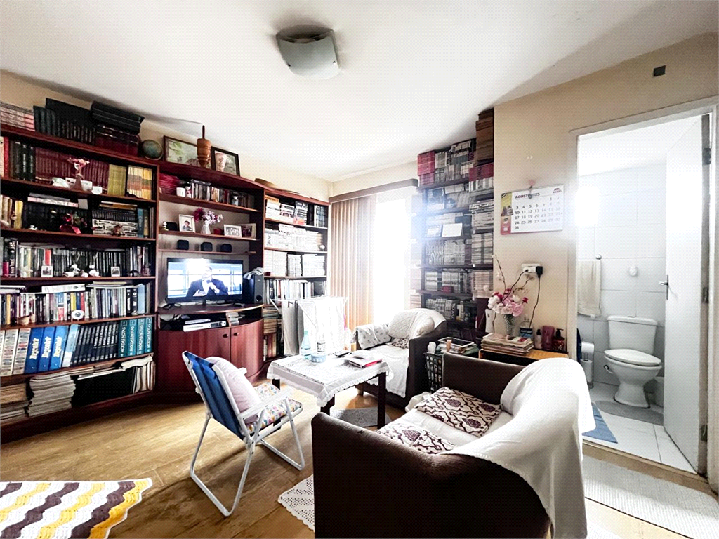 APARTAMENTO em TUCURUVI