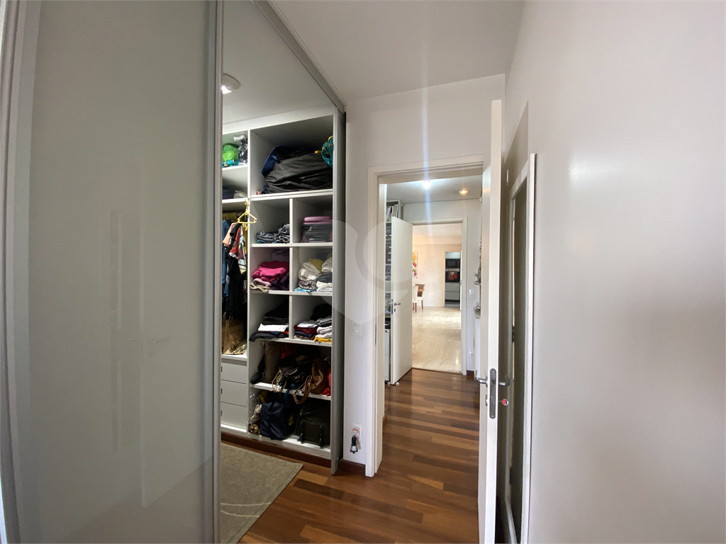 Lindo e amplo apartamento -coração da Avenida Braz Leme com 3 suítes, 3 vagas de garagem, sacada gourmet, 
