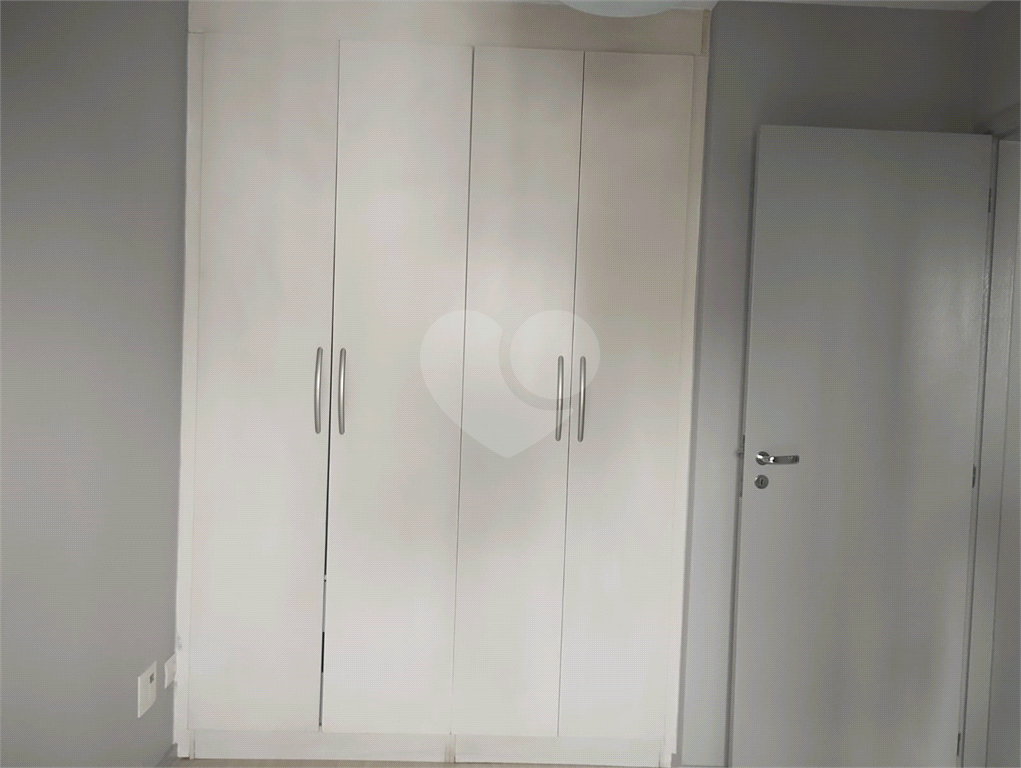 Apartamento 2 Dormitórios em Pinheiros. 