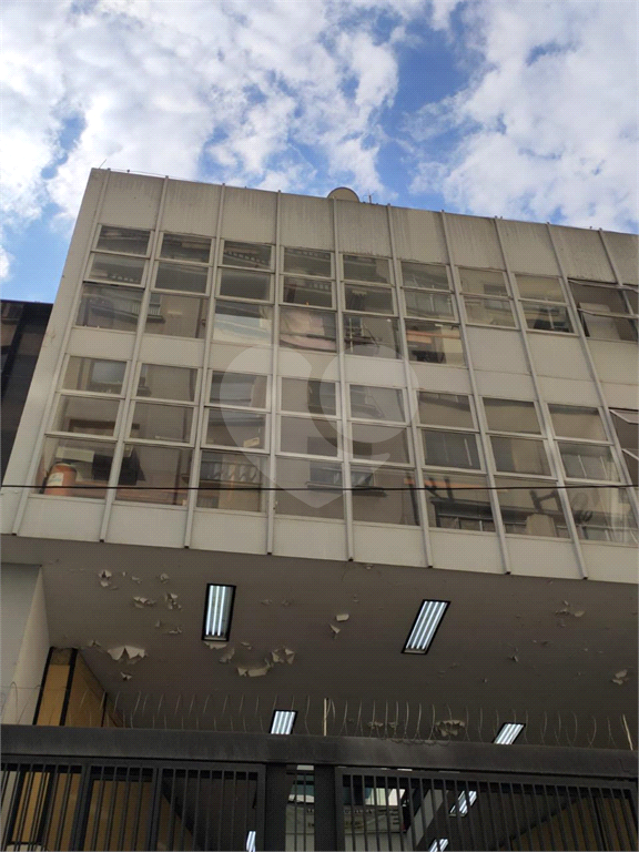Salas Comerciais total 67 m² com 02 Banheiros na Sé