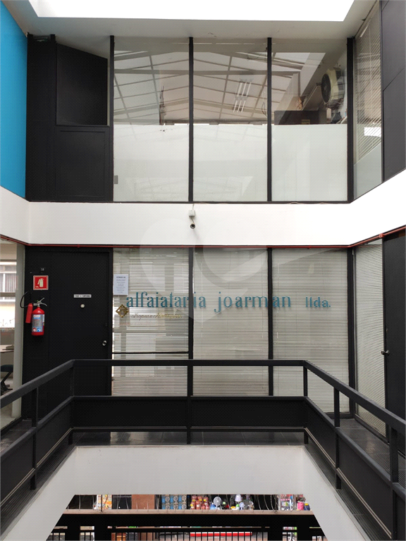 Salas Comerciais total 67 m² com 02 Banheiros na Sé