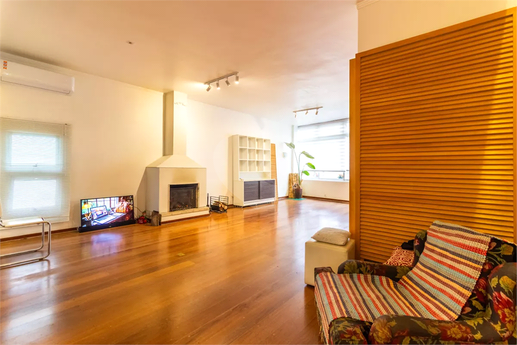 Apartamento, 3 quartos, 158 m² - Foto 2