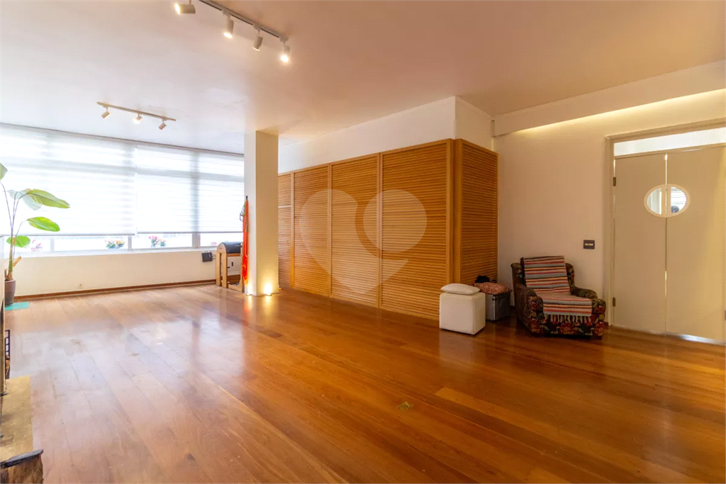 Apartamento, 3 quartos, 158 m² - Foto 1