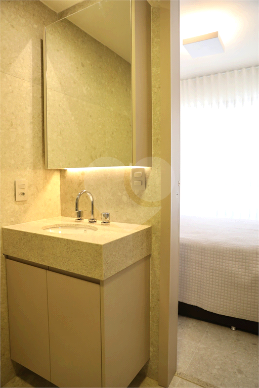APARTAMENTO em PINHEIROS