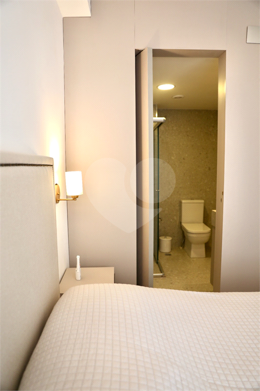 APARTAMENTO em PINHEIROS