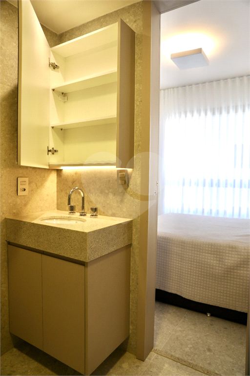 APARTAMENTO em PINHEIROS