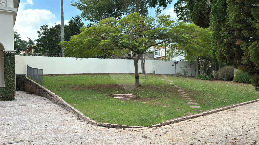 Propriedade Versátil em Terreno Gigante – Ideal para Família ou Investidor