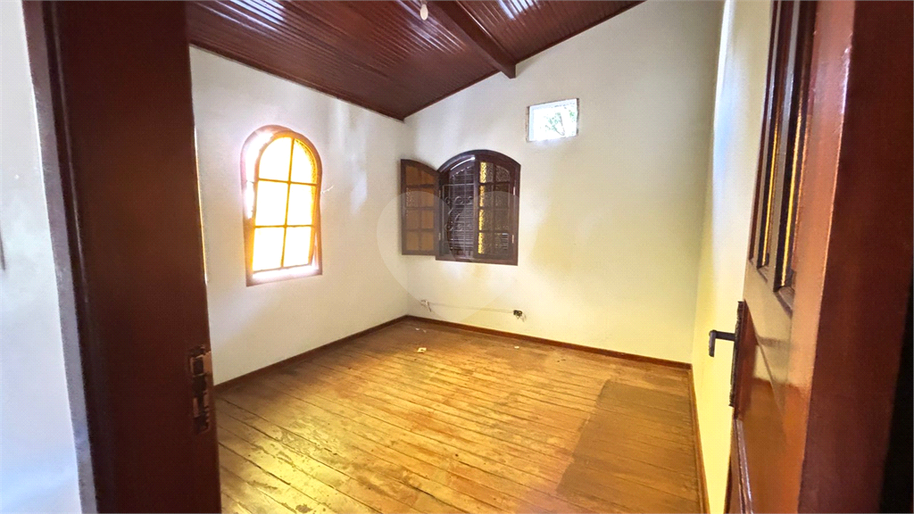 Propriedade Versátil em Terreno Gigante – Ideal para Família ou Investidor