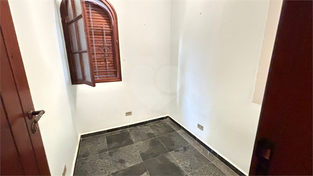 Propriedade Versátil em Terreno Gigante – Ideal para Família ou Investidor