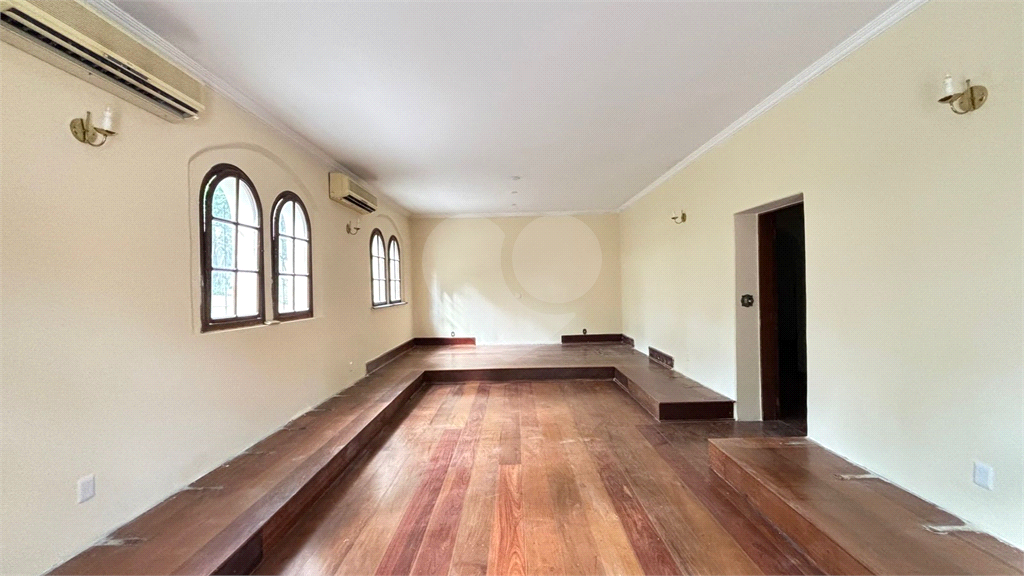 Propriedade Versátil em Terreno Gigante – Ideal para Família ou Investidor