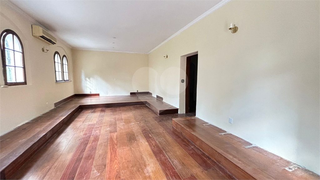 Propriedade Versátil em Terreno Gigante – Ideal para Família ou Investidor