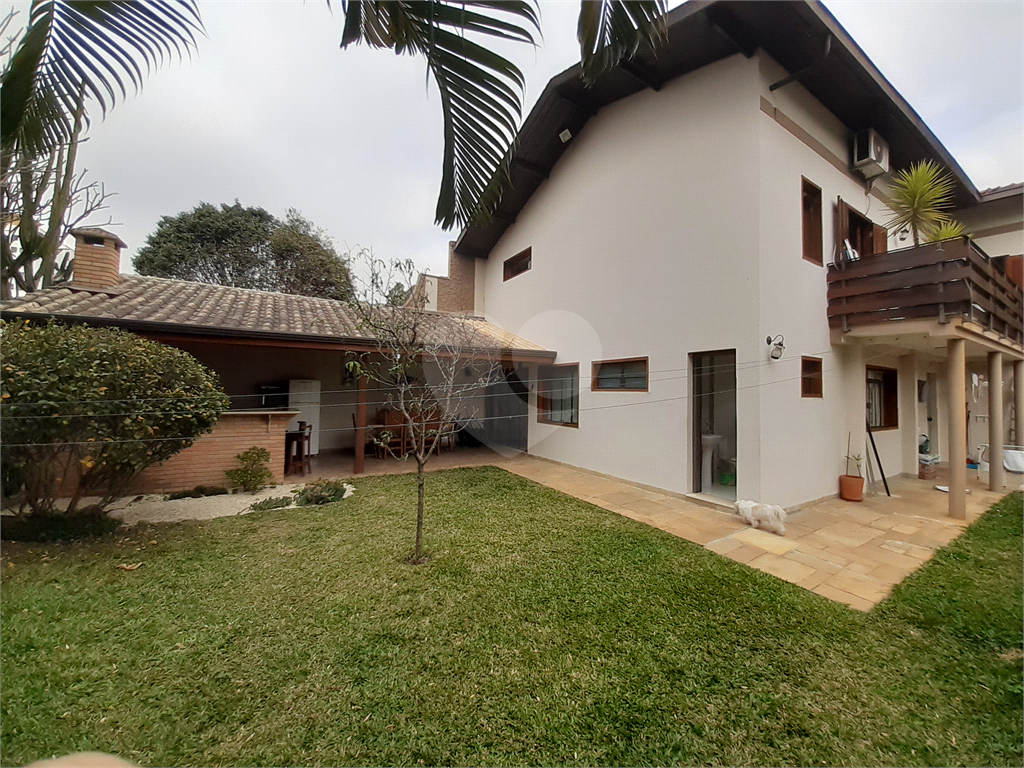 Vende-se: Casa, 4 dormitórios, 3 Vagas Jardim Floresta – Tremembé!